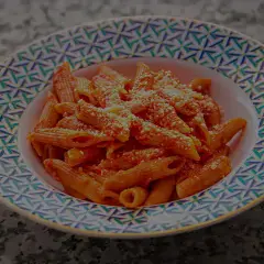 Penne pomodoro – łatwy przepis na idealny sos pomidorowy