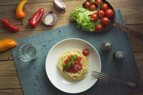 Najlepsze dodatki do spaghetti, które zmienią Twój obiad na lepsze