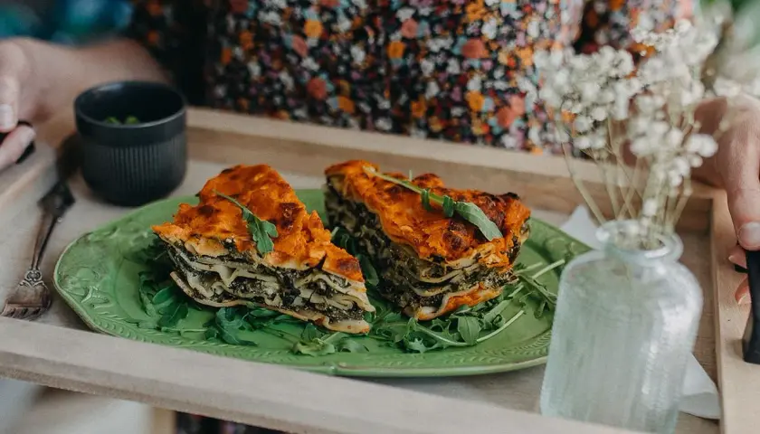 Jak podgrzewać catering dietetyczny, aby nie stracić smaku i wartości