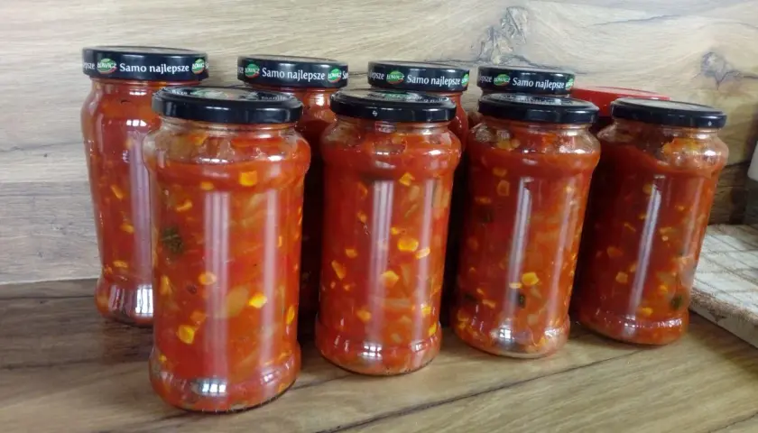 Sos do spaghetti z cukinią do słoików – idealny przepis na zimę